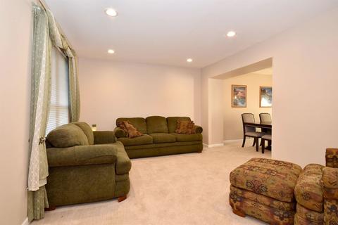 3230 Gresham Ln E, Aurora, IL 60504 photo 4
