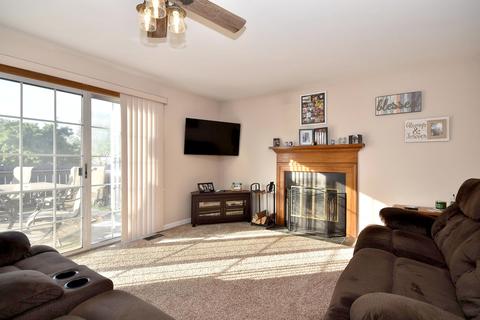 3230 Gresham Ln E, Aurora, IL 60504 photo 8