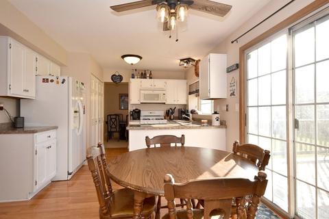 3230 Gresham Ln E, Aurora, IL 60504 photo 9