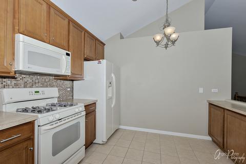 2011 Concord Dr, Mchenry, IL 60050 photo 8