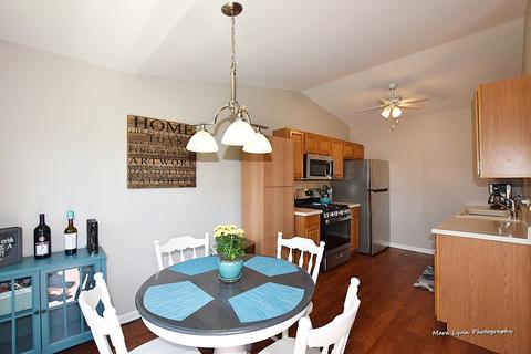 335 Buckingham Cir #D, Elgin, IL 60120 photo 7