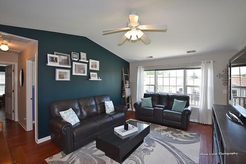 335 Buckingham Cir #D, Elgin, IL 60120 photo 3