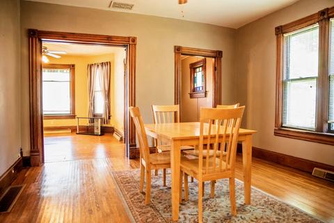 425 4th Ave, Dixon, IL 61021 photo 4
