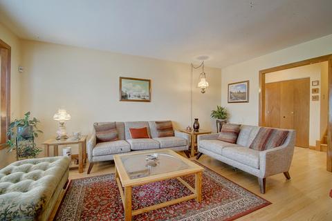 140 E Bradley St, Des Plaines, IL 60016 photo 3