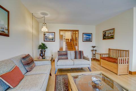 140 E Bradley St, Des Plaines, IL 60016 photo 4