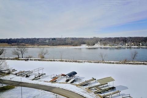 908 Laguna Dr, Mchenry, IL 60051 photo 2