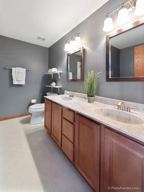 570 Declaration Ln, Aurora, IL 60502 photo 13