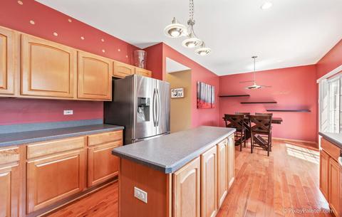 570 Declaration Ln, Aurora, IL 60502 photo 7