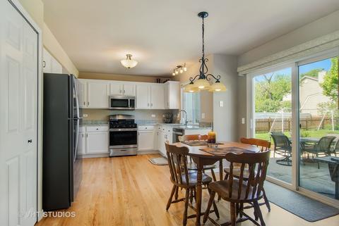 1298 Deerpath Cir, Aurora, IL 60506 photo 10