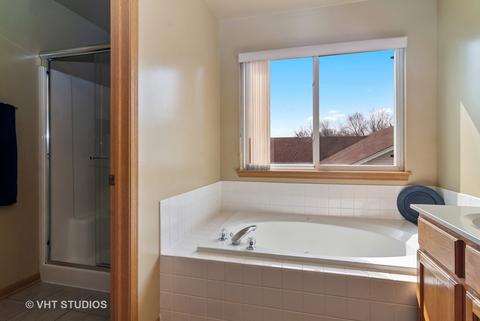 1298 Deerpath Cir, Aurora, IL 60506 photo 17