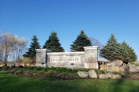923 Darwin St, North Aurora, IL 60542 photo 3