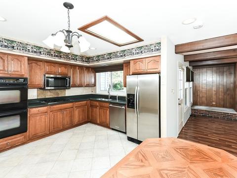 1150 Lancaster Ct, Hoffman Estates, IL 60169 photo 9
