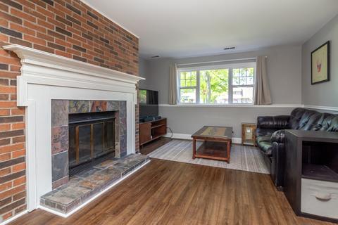 1525 Brookside Dr, Hoffman Estates, IL 60169 photo 21