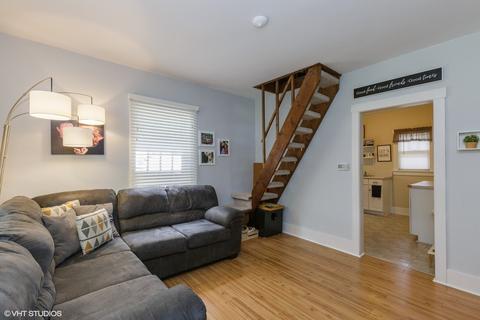 920 Cedar Ave, Elgin, IL 60120 photo 4