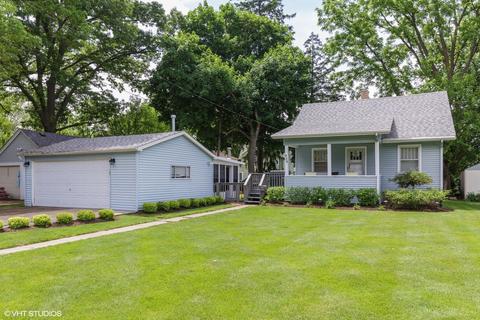 920 Cedar Ave, Elgin, IL 60120 photo 1