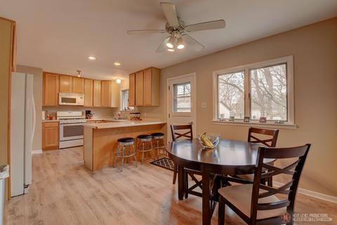 225 Kellogg Pl, Wheaton, IL 60187 photo 4