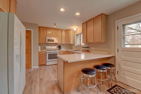 225 Kellogg Pl, Wheaton, IL 60187 photo 5