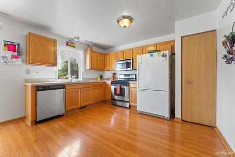 1248 Yellowpine Dr, Aurora, IL 60506 photo 5
