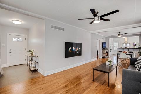 1659 E Forest Ave, Des Plaines, IL 60018 photo 2