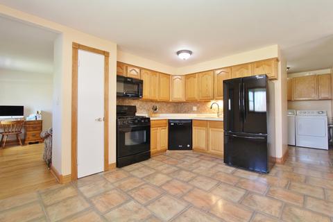 445 W 3rd St, Braidwood, IL 60408 photo 4