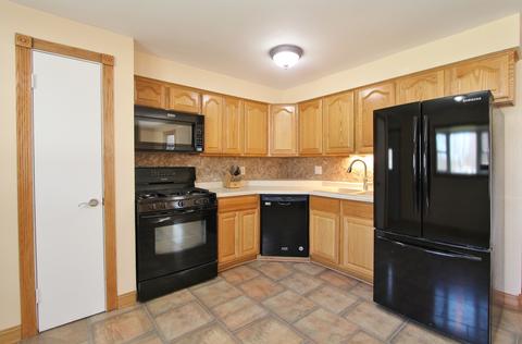 445 W 3rd St, Braidwood, IL 60408 photo 2