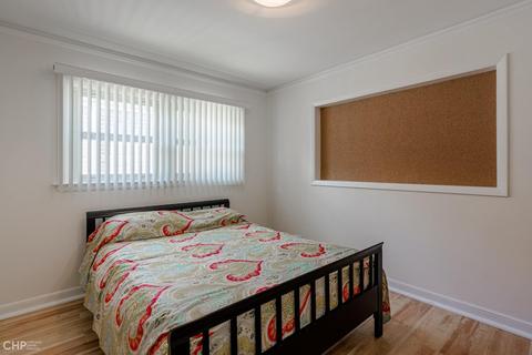 8807 S Ridgeland Ave, Chicago, IL 60617 photo 17