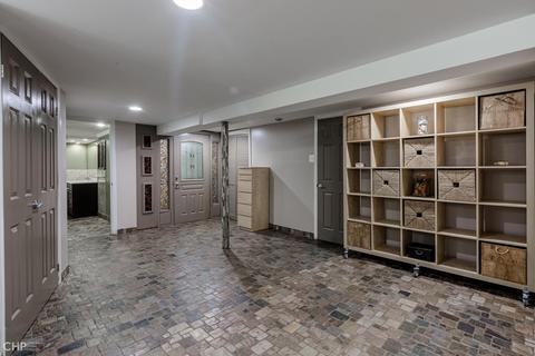 8807 S Ridgeland Ave, Chicago, IL 60617 photo 23