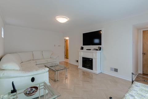 8807 S Ridgeland Ave, Chicago, IL 60617 photo 4