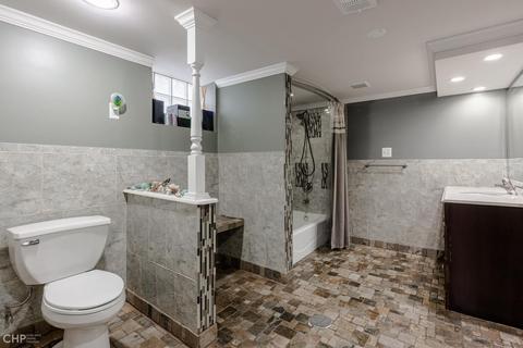 8807 S Ridgeland Ave, Chicago, IL 60617 photo 27