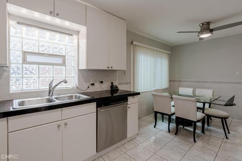 8807 S Ridgeland Ave, Chicago, IL 60617 photo 10