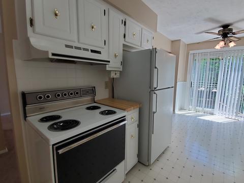 1711 King Dr #B, Normal, IL 61761 photo 10