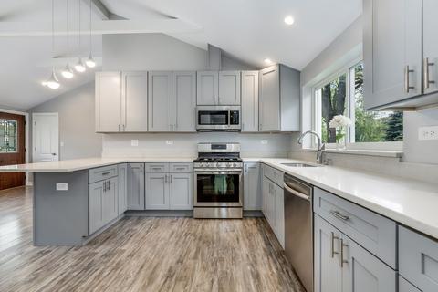 1086 Everett Ln, Des Plaines, IL 60018 photo 8