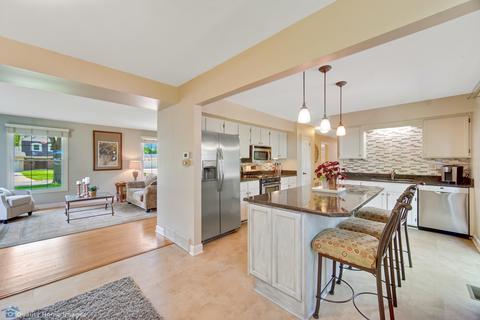 1241 Downing Ct, Wheaton, IL 60189 photo 7