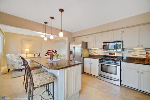 1241 Downing Ct, Wheaton, IL 60189 photo 8