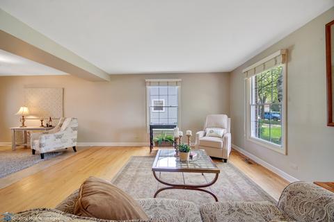 1241 Downing Ct, Wheaton, IL 60189 photo 4
