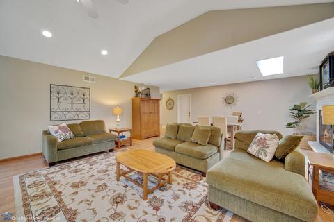 1241 Downing Ct, Wheaton, IL 60189 photo 11
