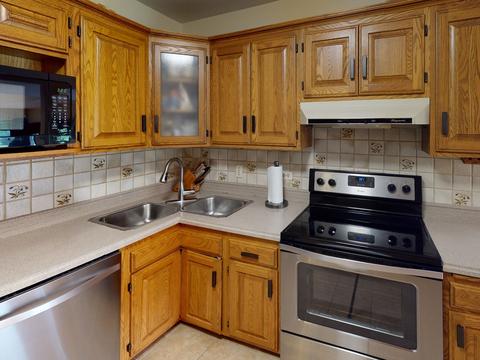 6128 Western Ave, Willowbrook, IL 60527 photo 4