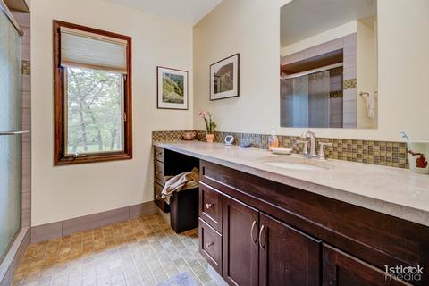 2 S240 Center Ave, Wheaton, IL 60189 photo 12