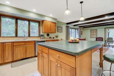2 S240 Center Ave, Wheaton, IL 60189 photo 5