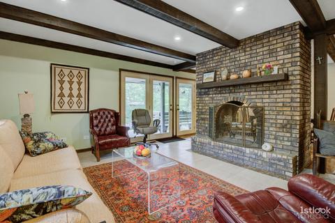 2 S240 Center Ave, Wheaton, IL 60189 photo 3