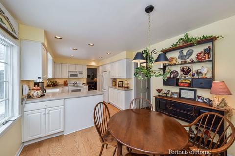 531 E Oak Ave, Wheaton, IL 60187 photo 8
