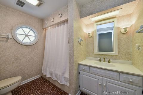 531 E Oak Ave, Wheaton, IL 60187 photo 14