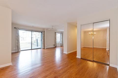 865 Sheldon Ct #A, Wheaton, IL 60189 photo 2