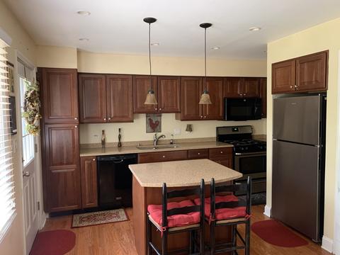 913 Valley Stream Dr, Wheeling, IL 60090 photo 4