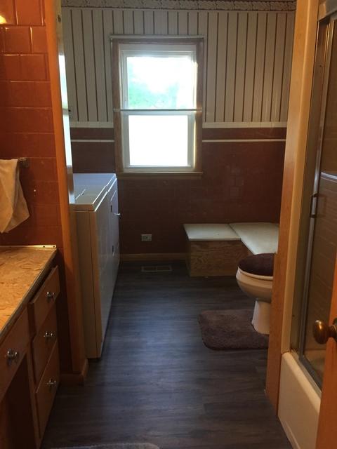 407 E Front St, Roanoke, IL 61561 photo 17