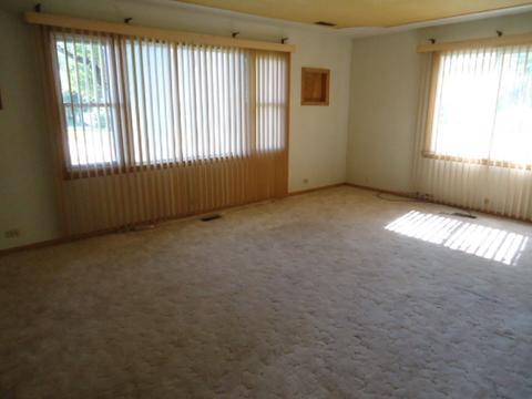 407 E Front St, Roanoke, IL 61561 photo 10