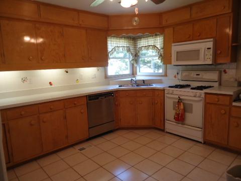 407 E Front St, Roanoke, IL 61561 photo 3