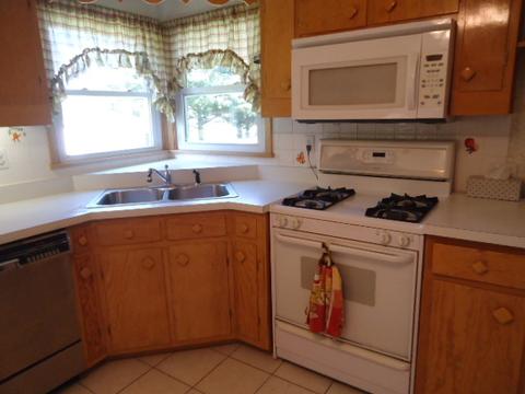407 E Front St, Roanoke, IL 61561 photo 5