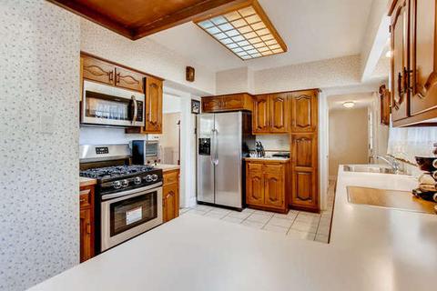 402 River Bluff Rd, Elgin, IL 60120 photo 10