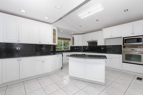 805 Seacrest Ln, Bartlett, IL 60103 photo 8